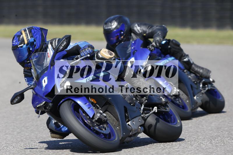 Archiv-2025/49 26.08.2025 Cornu Master School ADR/blau-bleu/0-2